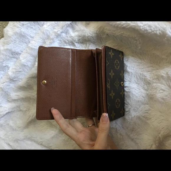 Authentic Louis Vuitton wallet - Picture 7 of 8
